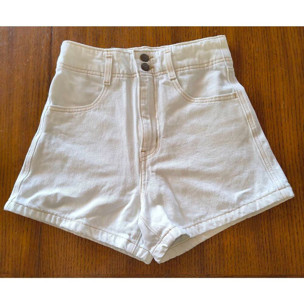 High waisted Mom Shorts double button Levi's white red tag Size 24 Summer Beach,